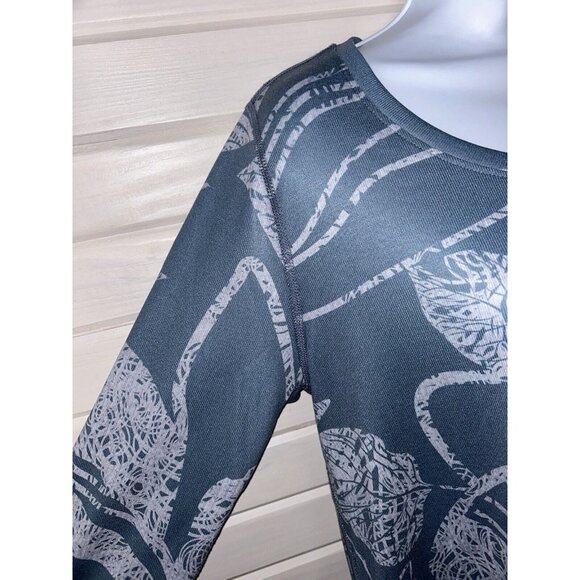 Soft Surroundings Sz MEDIUM Valerie Tunic Scoop Neck Dusty Blue Floral EUC - Picture 4 of 11